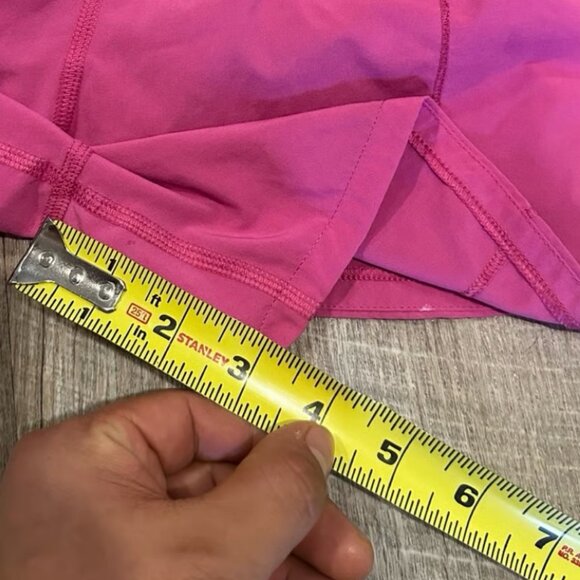 Lululemon Speed Shorts Size 4 - Picture 3 of 4